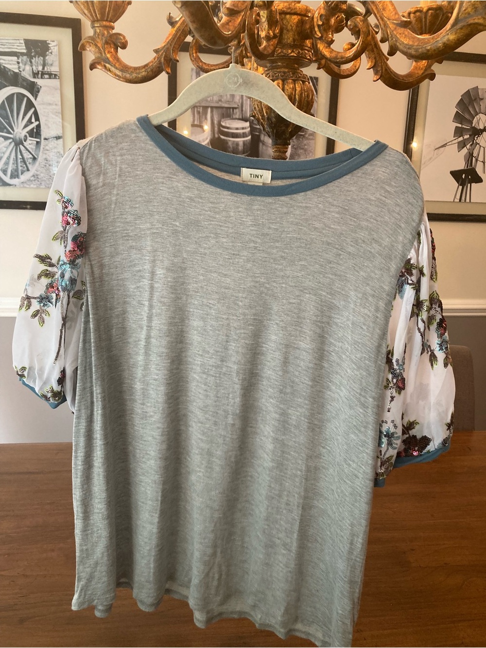 ANTHROPOLOGIE Tiny Light Gray Tee with Floral Puff floral Sequin Sleeves
